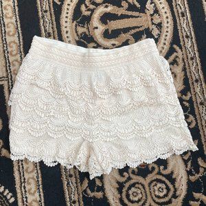 Cato Ivory Summer Shorts Size L NWT